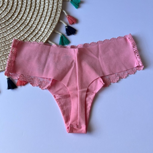 Victoria's Secret No-Show Daisy Lace Thong Panty Pink Hope Small NEW - Picture 3 of 6